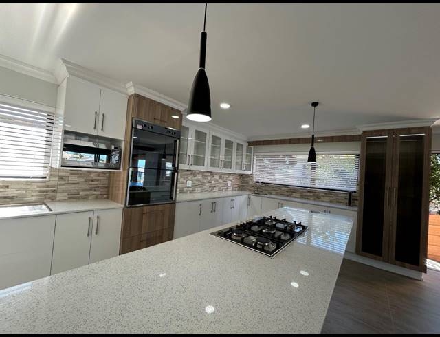 4 BEDROOM HOUSE FOR SALE IN WAVECREST